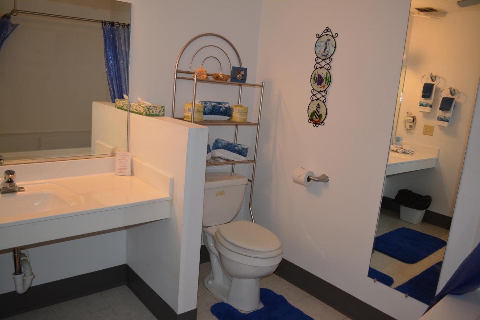 Bloomer Inn & Suites Номер фото