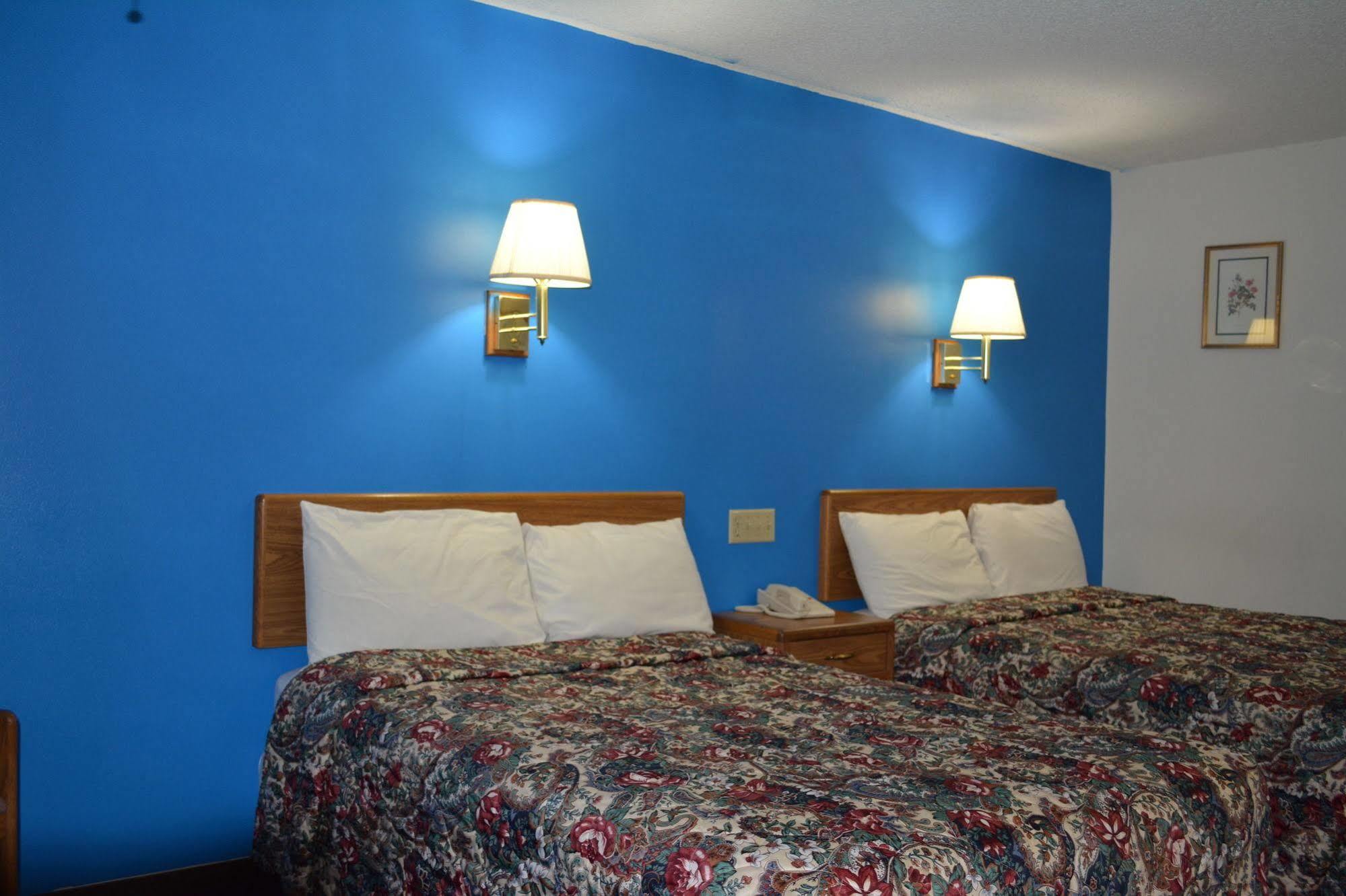 Bloomer Inn & Suites Екстер'єр фото