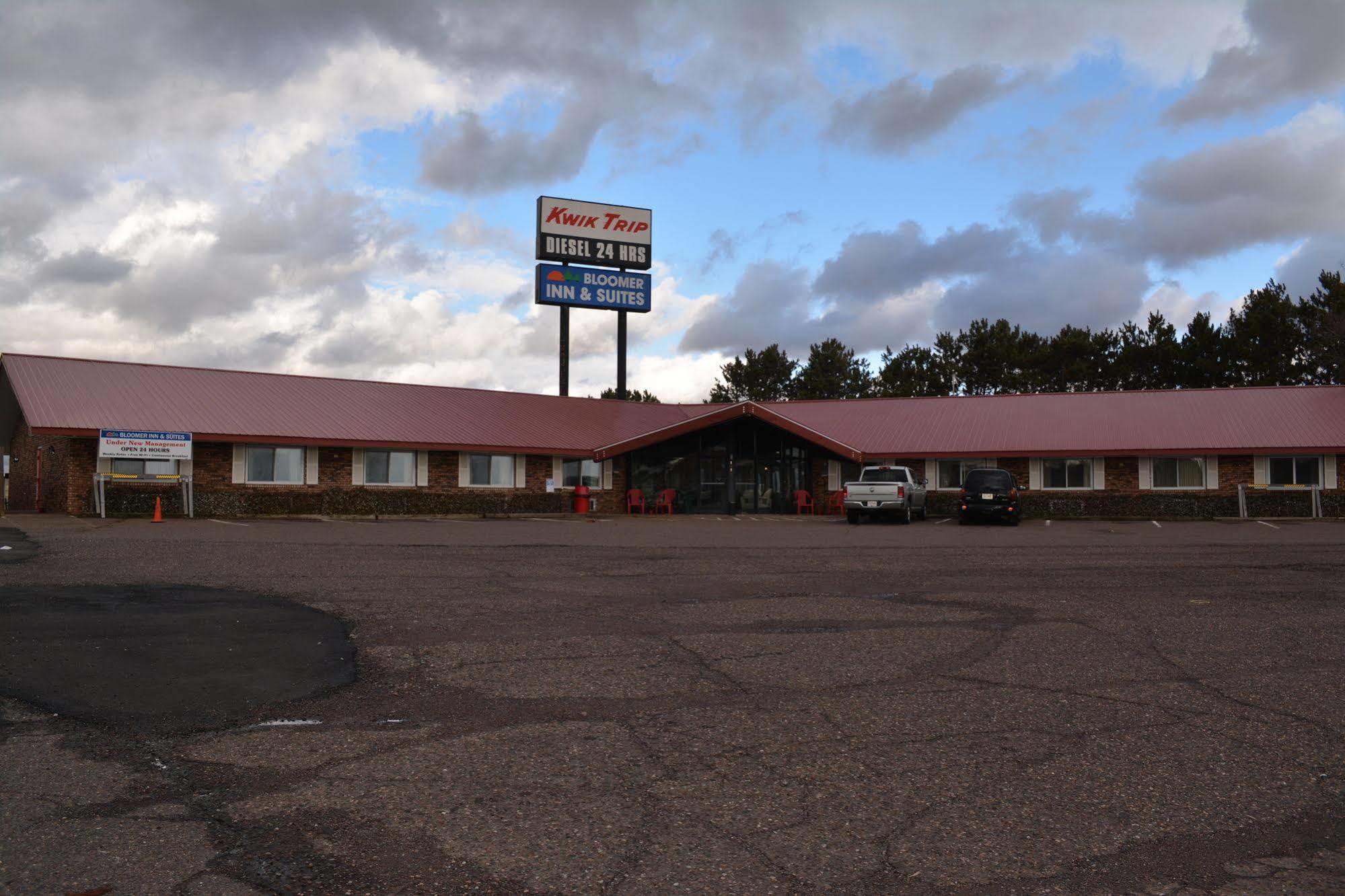 Bloomer Inn & Suites Екстер'єр фото