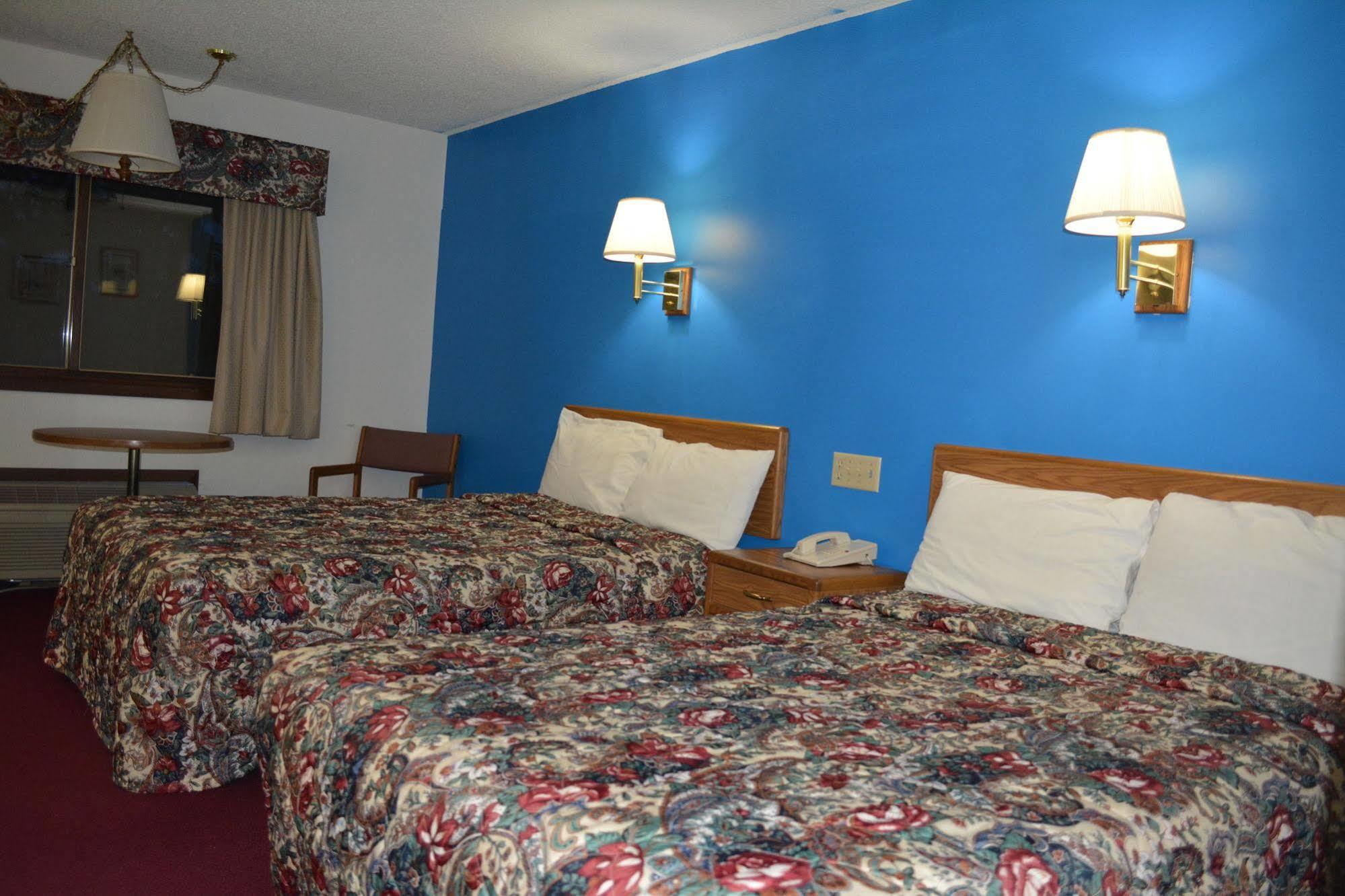 Bloomer Inn & Suites Екстер'єр фото