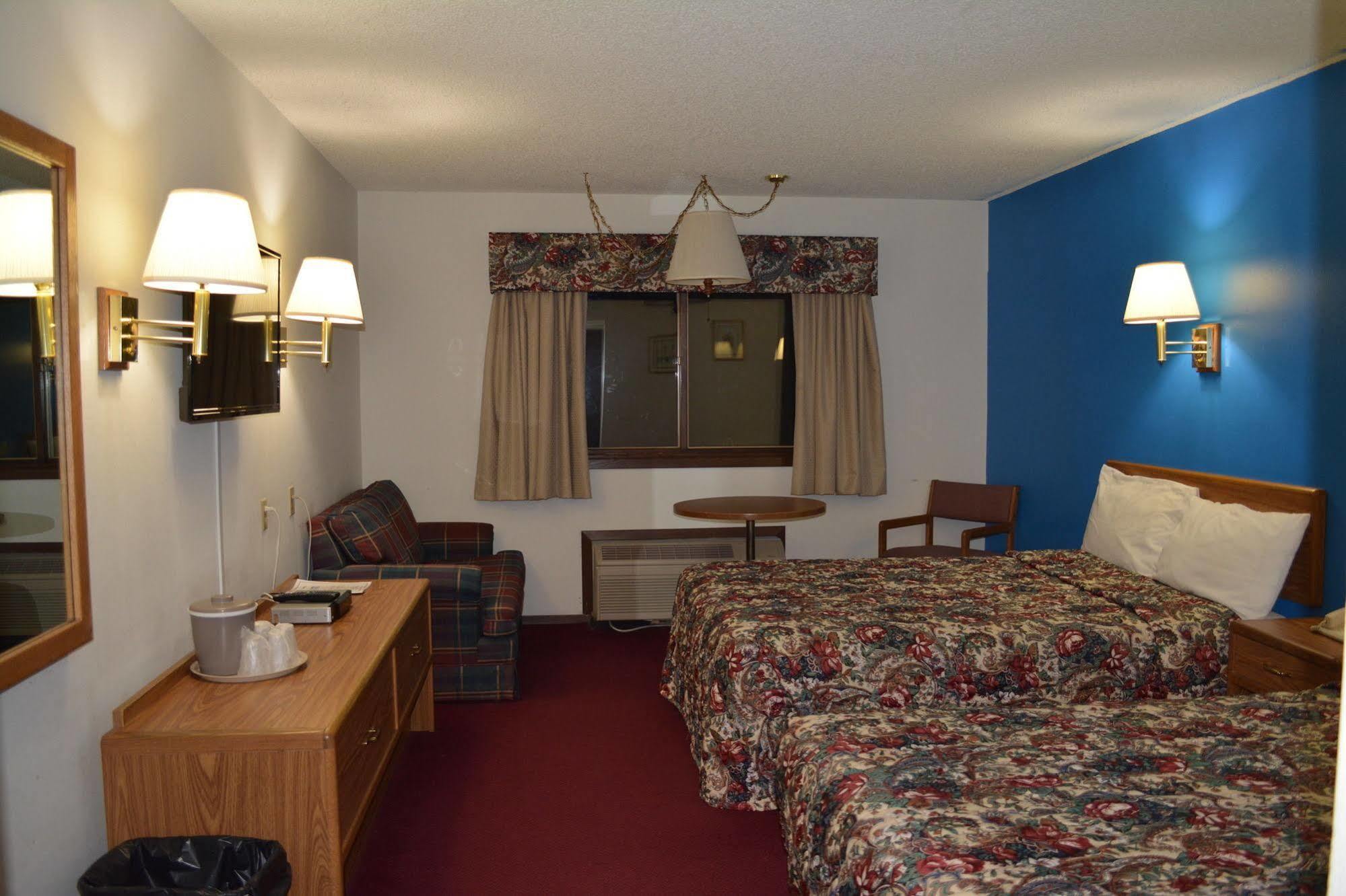 Bloomer Inn & Suites Екстер'єр фото