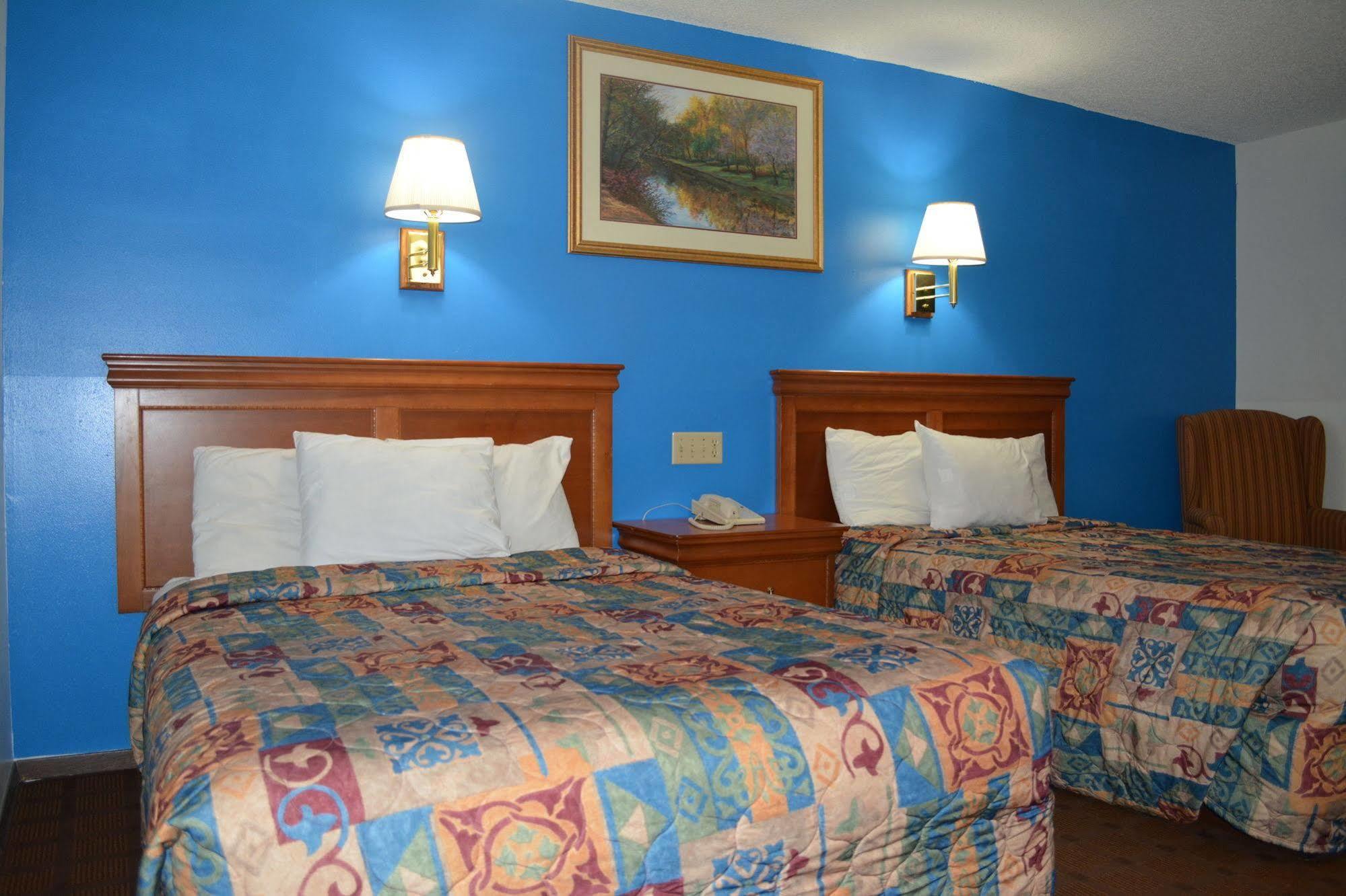 Bloomer Inn & Suites Екстер'єр фото