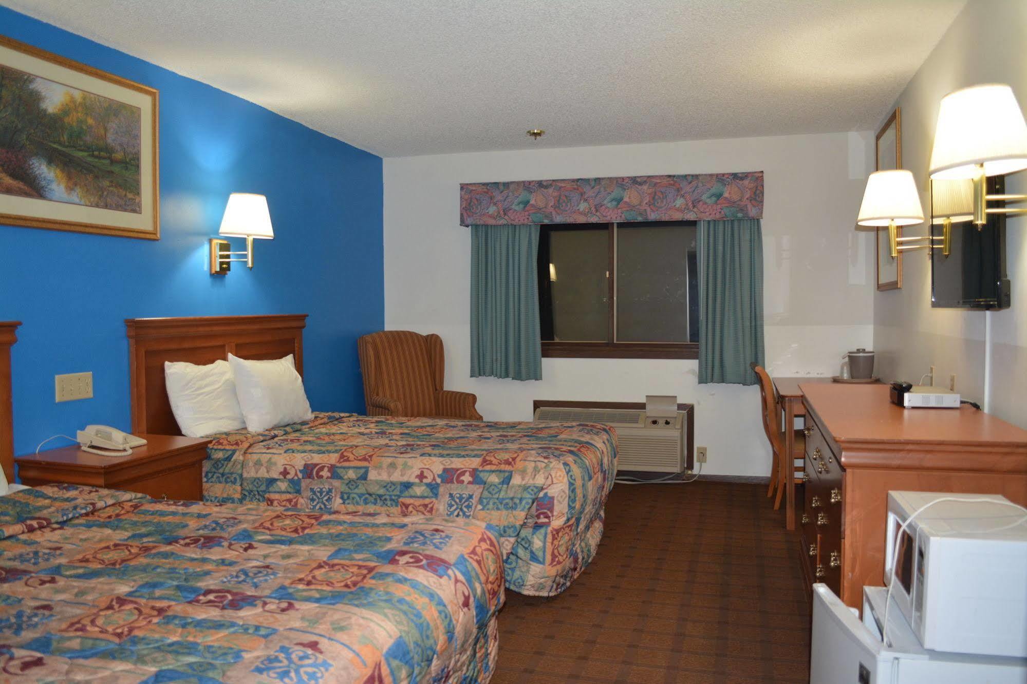 Bloomer Inn & Suites Екстер'єр фото