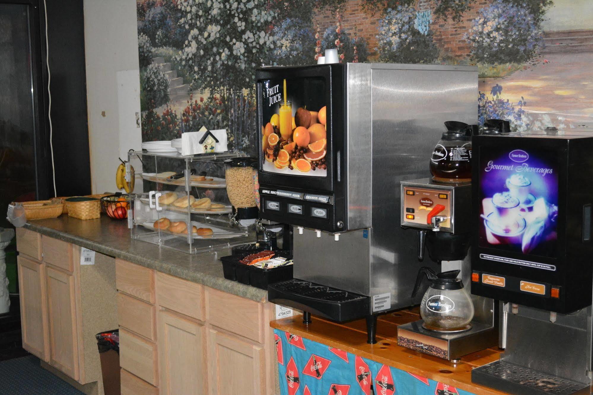 Bloomer Inn & Suites Екстер'єр фото
